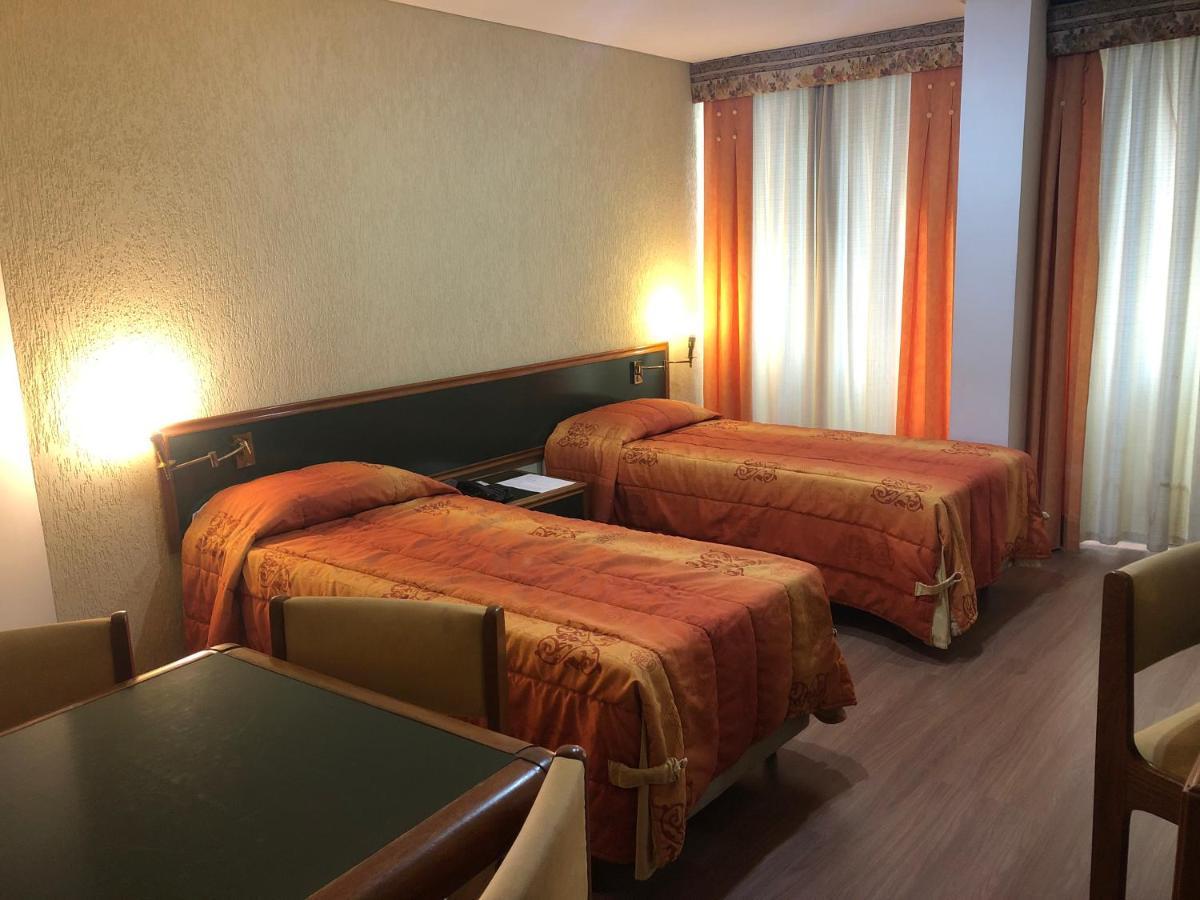 Duomo Park Hotel Kurytyba Zewnętrze zdjęcie
